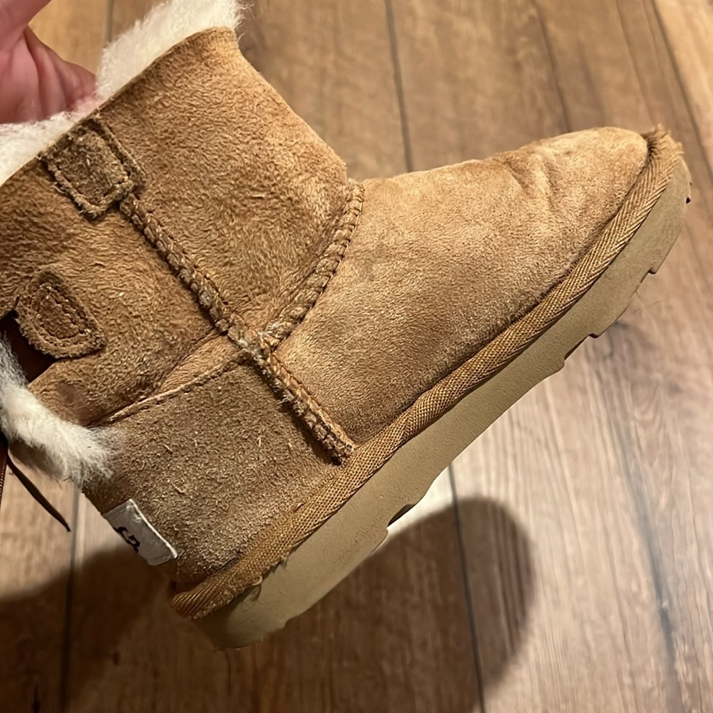 UGG Mini Bailey Bow II Boot for Toddler Girl, size 10 - Picture 13 of 16